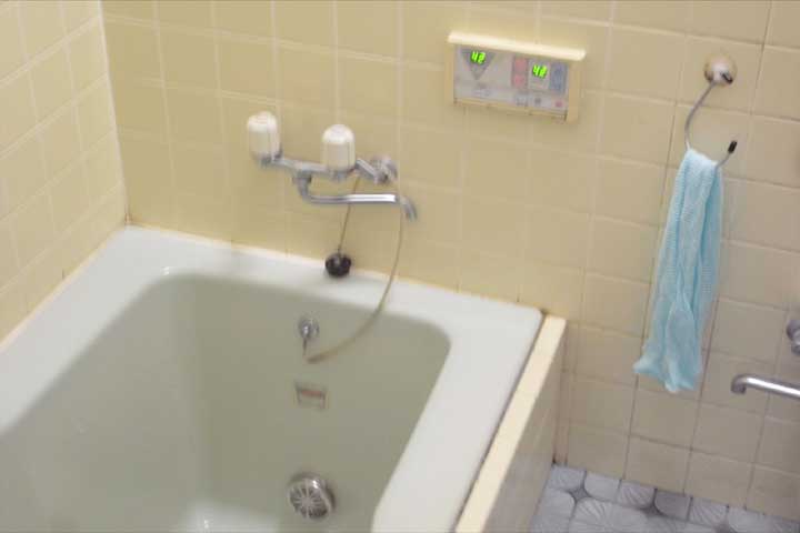 写真・交換前の浴室リモコン